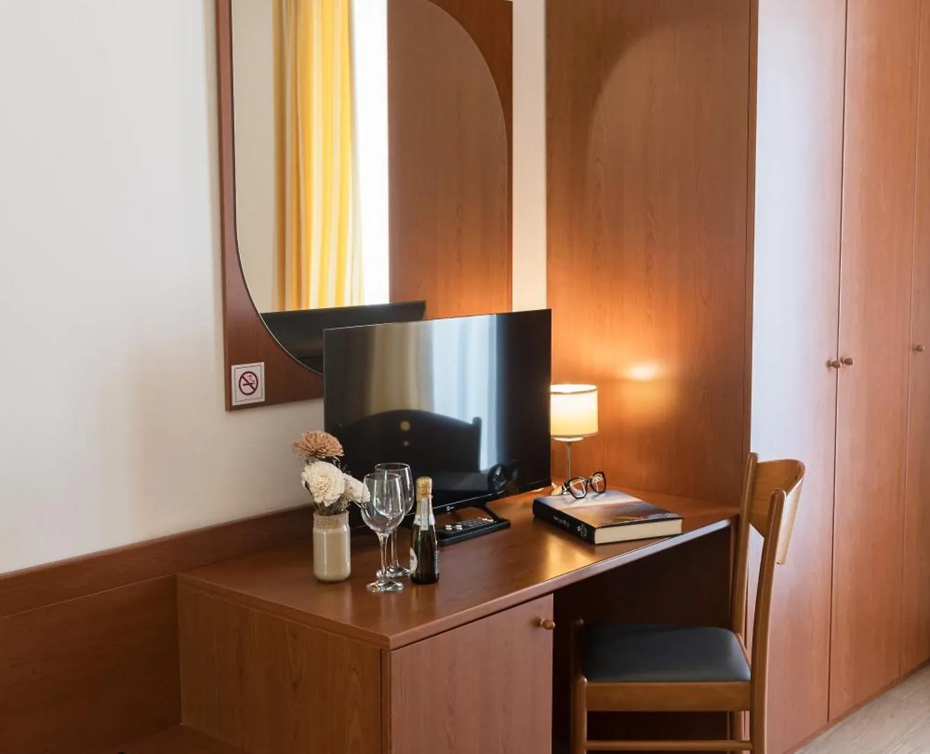 **  Hotel Mary Rose Lazise Italien