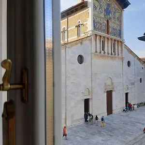 https://il-vicolo-lucca.it-tuscanyhotel.com